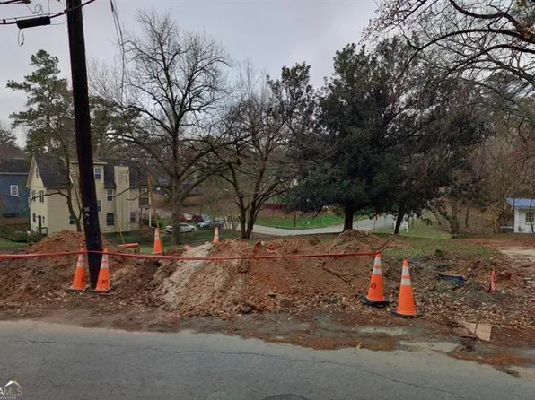 1042 Hightower Rd NW, Atlanta, GA 30318