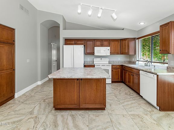 5th image of 9849 W YUKON Drive