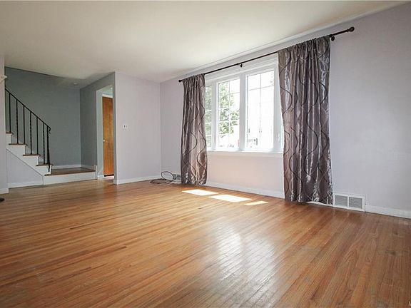 2nd image of 488 Moore Ave