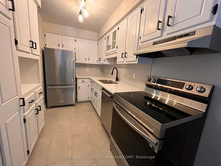189 Homestead Cres #8 — Photo 4