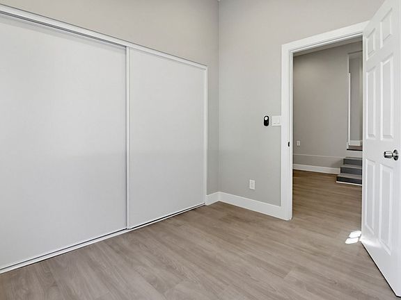 4th image of 2985-2987 54th St #2985