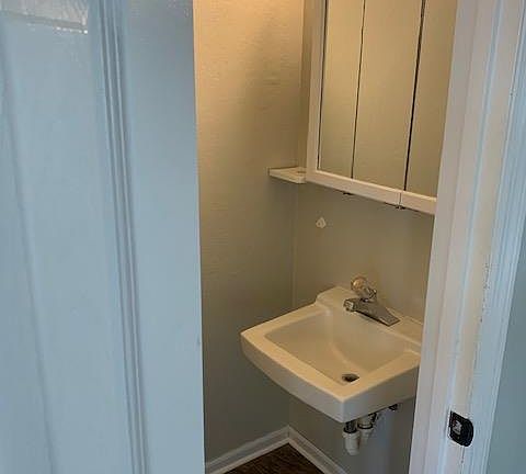 5th image of 405 E Poos Dr #B