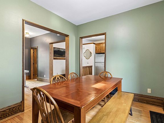 4th image of 1013 20th Ave NE