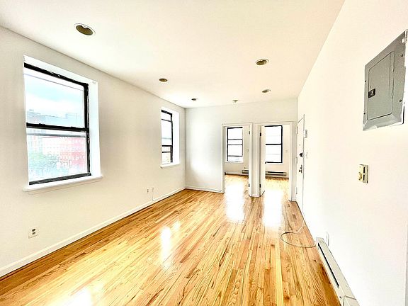 2nd image of 2117 3rd Ave #1R