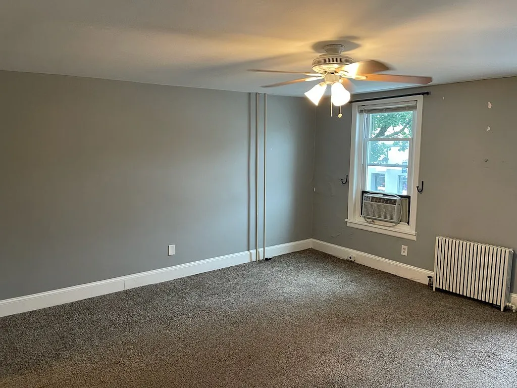 Studio, 400 sqft, $1,100 — Photo 1