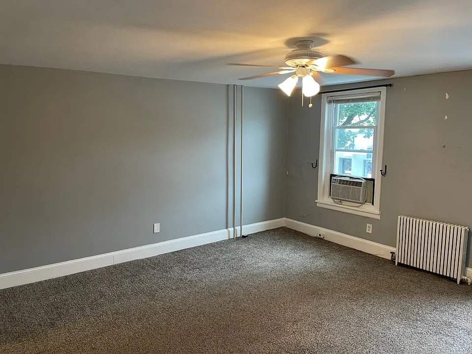 4329 Main St #2