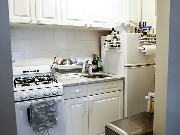 4th image of 239 E 84th St APT 4D