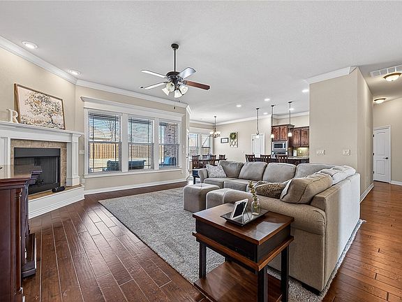 3rd image of 4601 W Langmead Dr