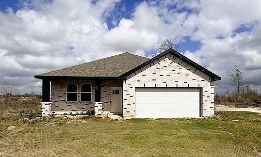 1st image of 523 Road 5844