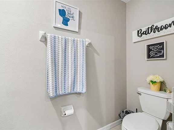 5th image of 21851 Lyonia Ln