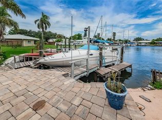 527 Lewis Blvd SE, Saint Petersburg, FL 33705