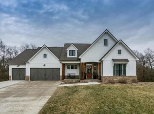 1542 Sagaponak Ln, Troy, IL