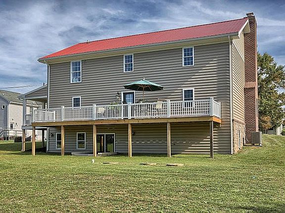 4th image of 2135 Cloverleaf Rd