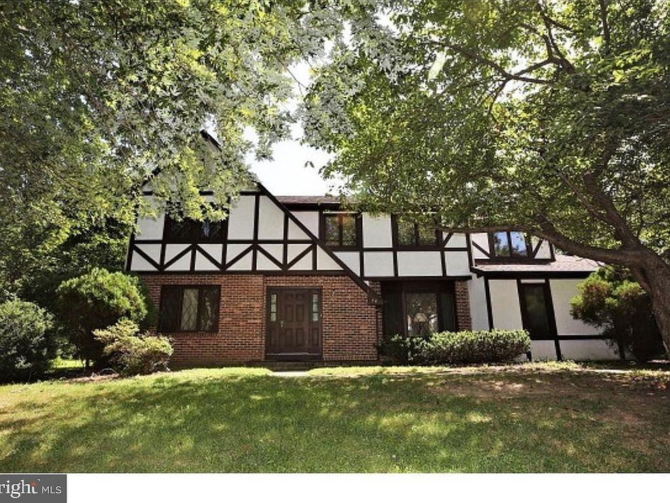 1st image of 40 Saratoga Dr