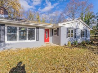 2102 Weberwood Dr, South Charleston, WV 25303