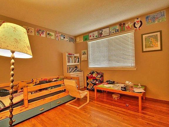 3rd image of 859 Ebbetts Dr