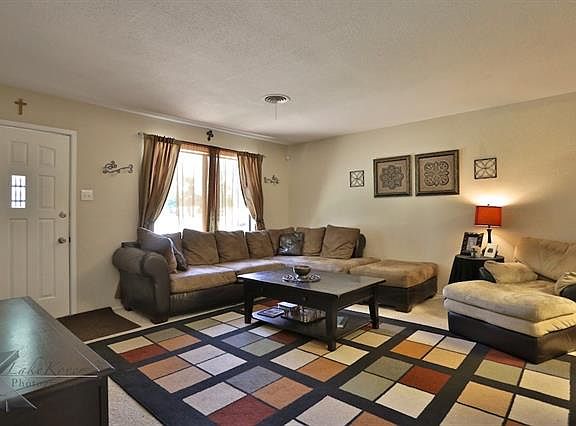 4th image of 2901 Ross Ave