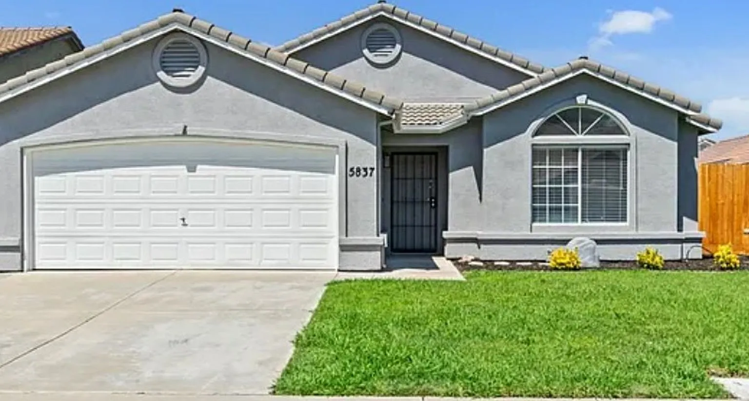 Available Now - Newly Updated Home — Photo 1