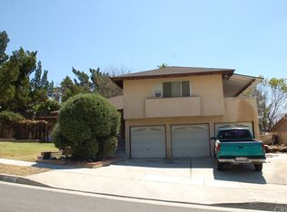 28030 Deep Creek Dr, Santa Clarita, CA 91387