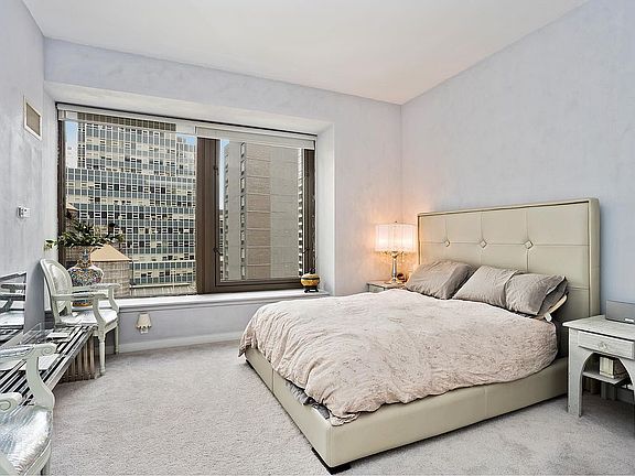 4th image of 75 Wall St #18M