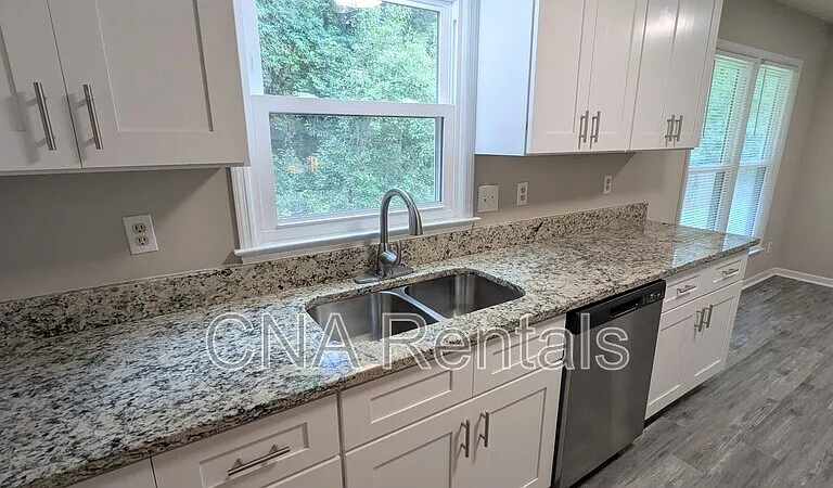 4635 Hampton Square Dr — Photo 9