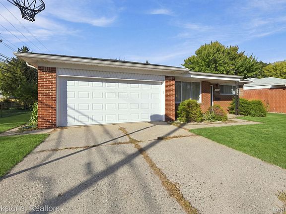 3rd image of 3025 Donna Ave