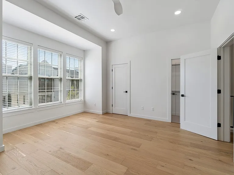 18821 Selah Way — Photo 25