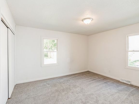 3rd image of 106 7th Avenue Ct NE