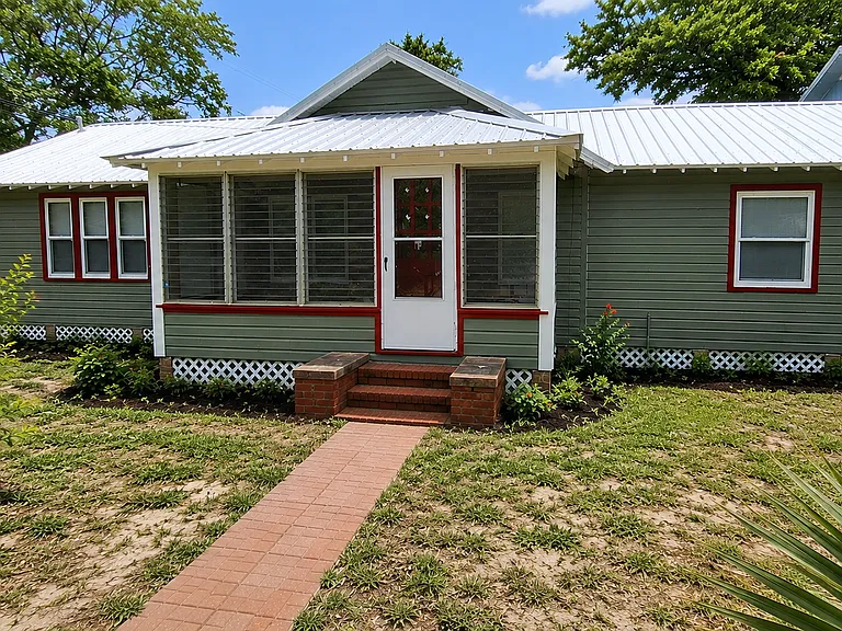 1516 Wilmont Ave — Photo 1