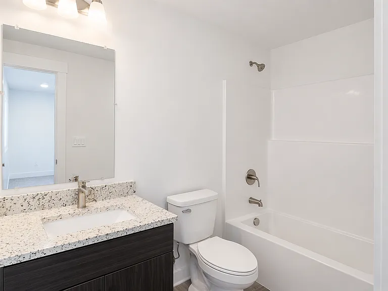 5846 W 40th Ct — Photo 32