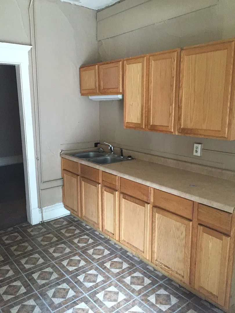 1 Bedroom With Den 1 Bath On The West Side Of Saint Paul Heat Included — Photo 1