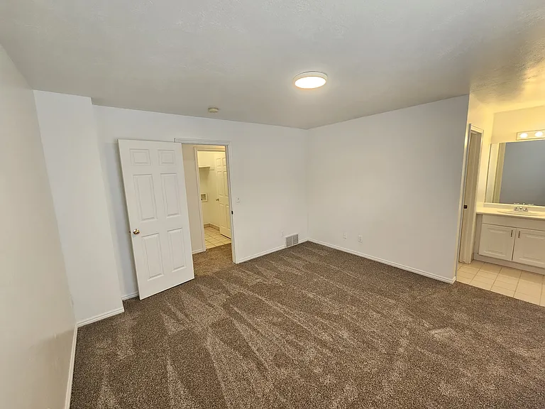 121 W 100 N — Photo 24