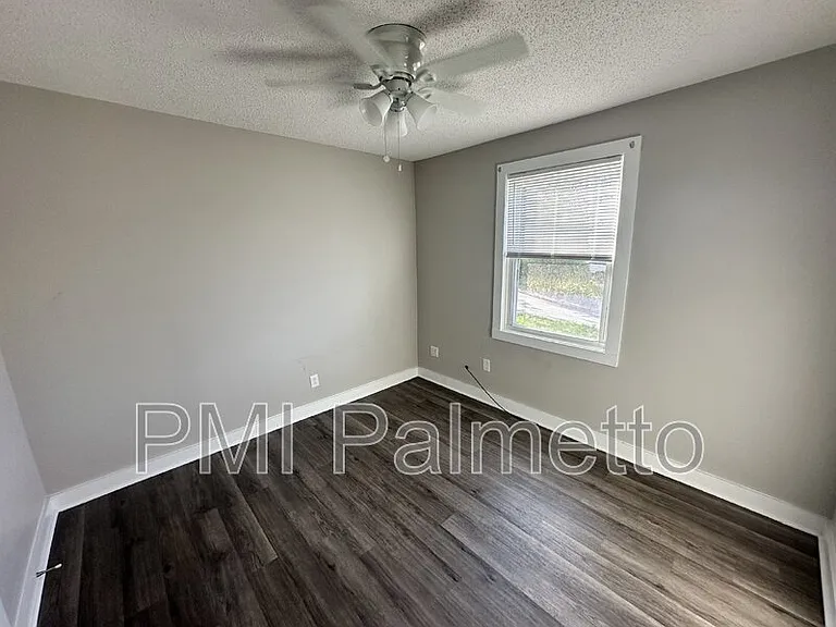 530 Jasper St — Photo 9