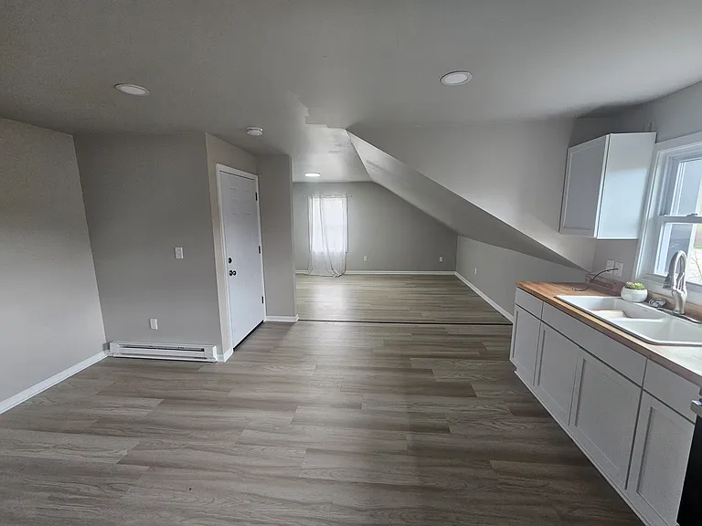 1122 Cedar St — Photo 3