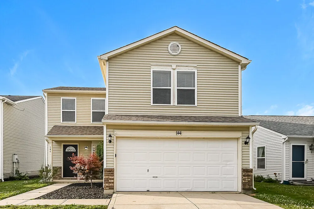 3 bed, 2.5 bath, 1323 sqft, $1,855 — Photo 1