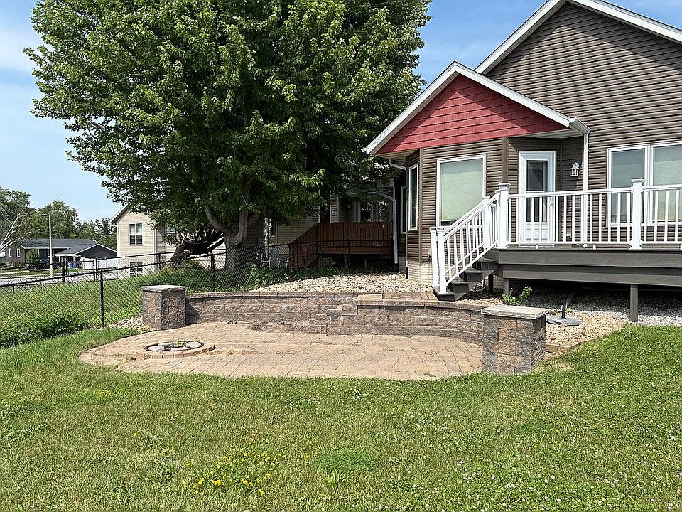 1st image of 4117 Lark Ct NE