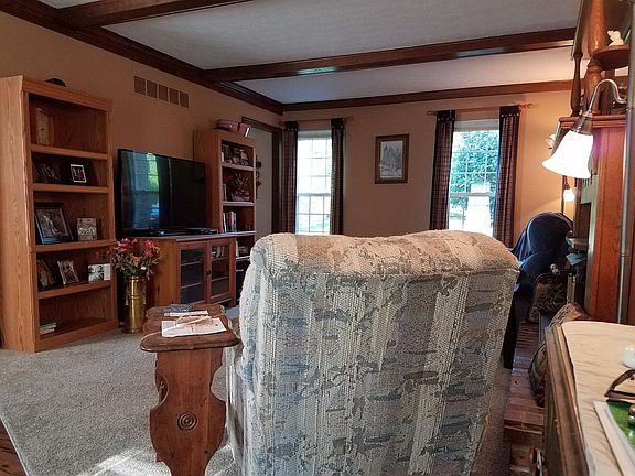 3rd image of 9367 Dundee Dr