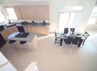 1285 Caribou Ln, Hoffman Estates, IL 60192