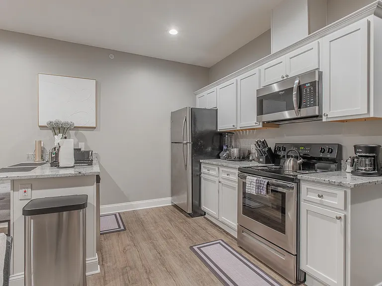 3221 Noble St #3 — Photo 22