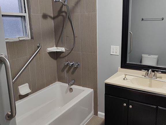 5th image of 10507 S Mansel Ave