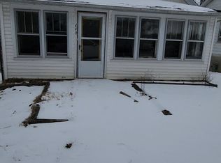440 N Ball Kerr Ave, Cave In Rock, IL 62919