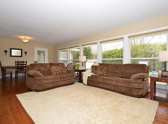 3rd image of 2445 Memorial Dr