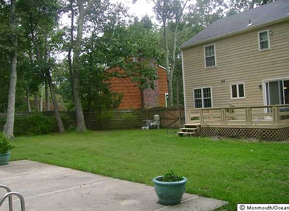 3rd image of 947 Millstone Ct