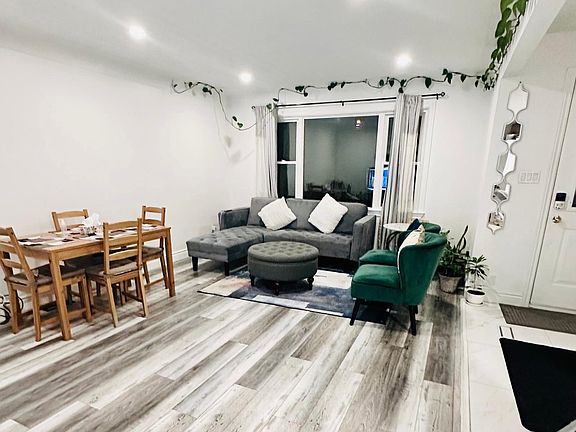 5th image of 878 Upper Ottawa St #1