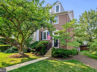 1215 Quaker Hill Dr, Alexandria, VA 22314