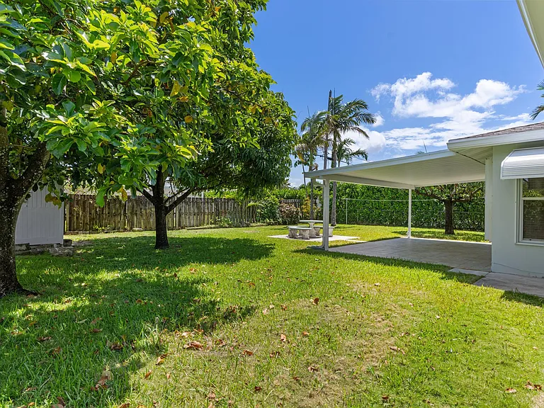 360 Palmetto St — Photo 32