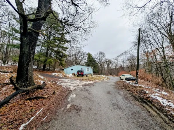 425 3rd St, Rouseville, PA 16344