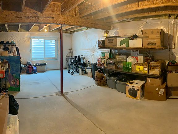 Unfinished basement
