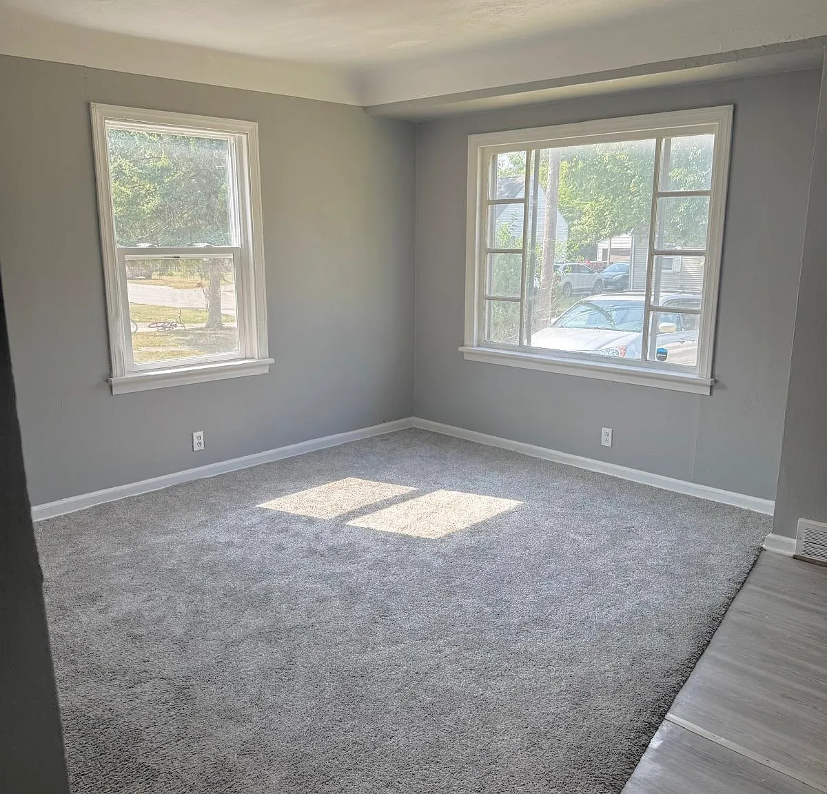 3153 W Mott Ave — Photo 1