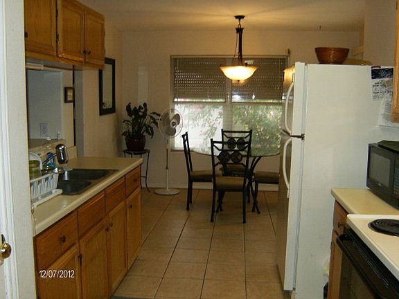 4th image of 2758 Parkview Ln